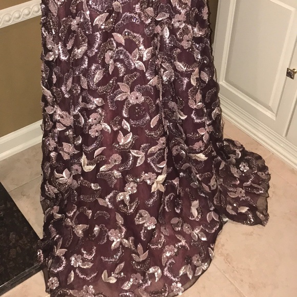 COPY - Beautifully detailed Ysa Makino gown - Picture 3 of 9